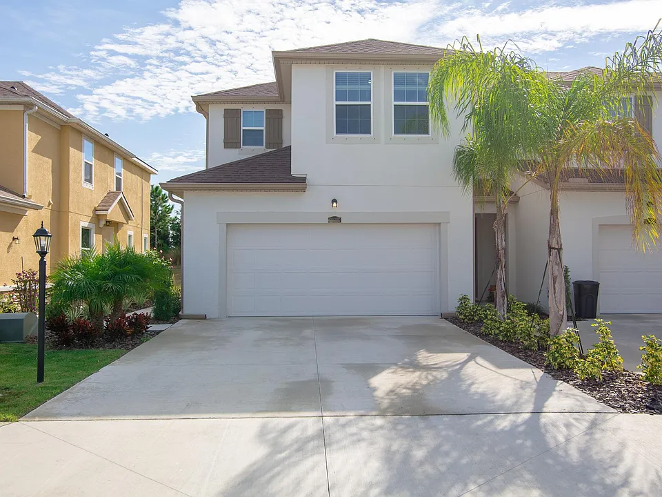 11560 Rolling Green Dr