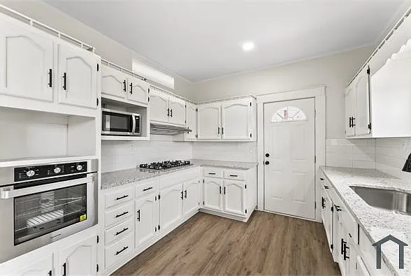 843 7th St W — Photo 10