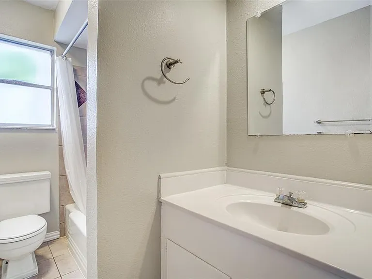 703 Terryland Dr — Photo 14