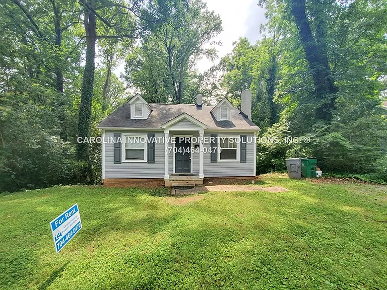 2824 Phillips Ave — Photo 1