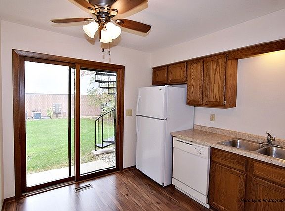 5th image of 202 Benham Ct #202