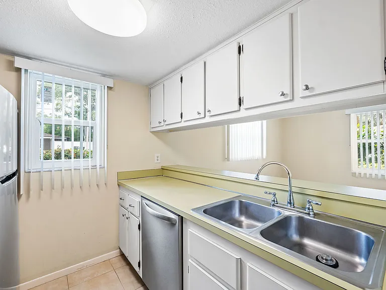 2525 W Bay Dr #A16 — Photo 14