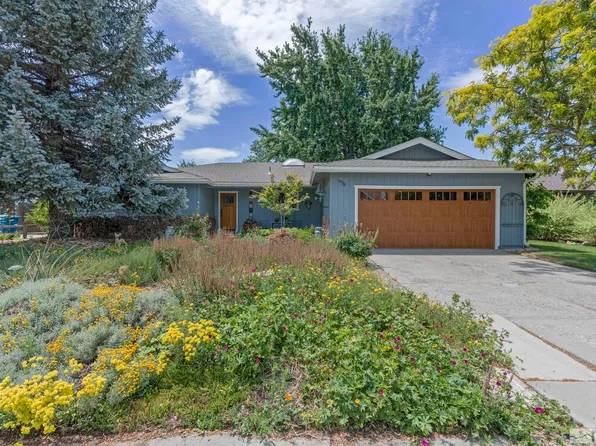 1496 Hussman Ave, Gardnerville, NV 89410