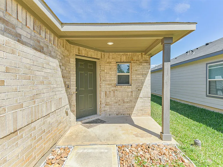 2135 Twisted Cedar Ct — Photo 2