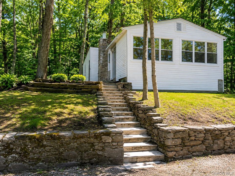 1st image of 87 Sylvan Trail