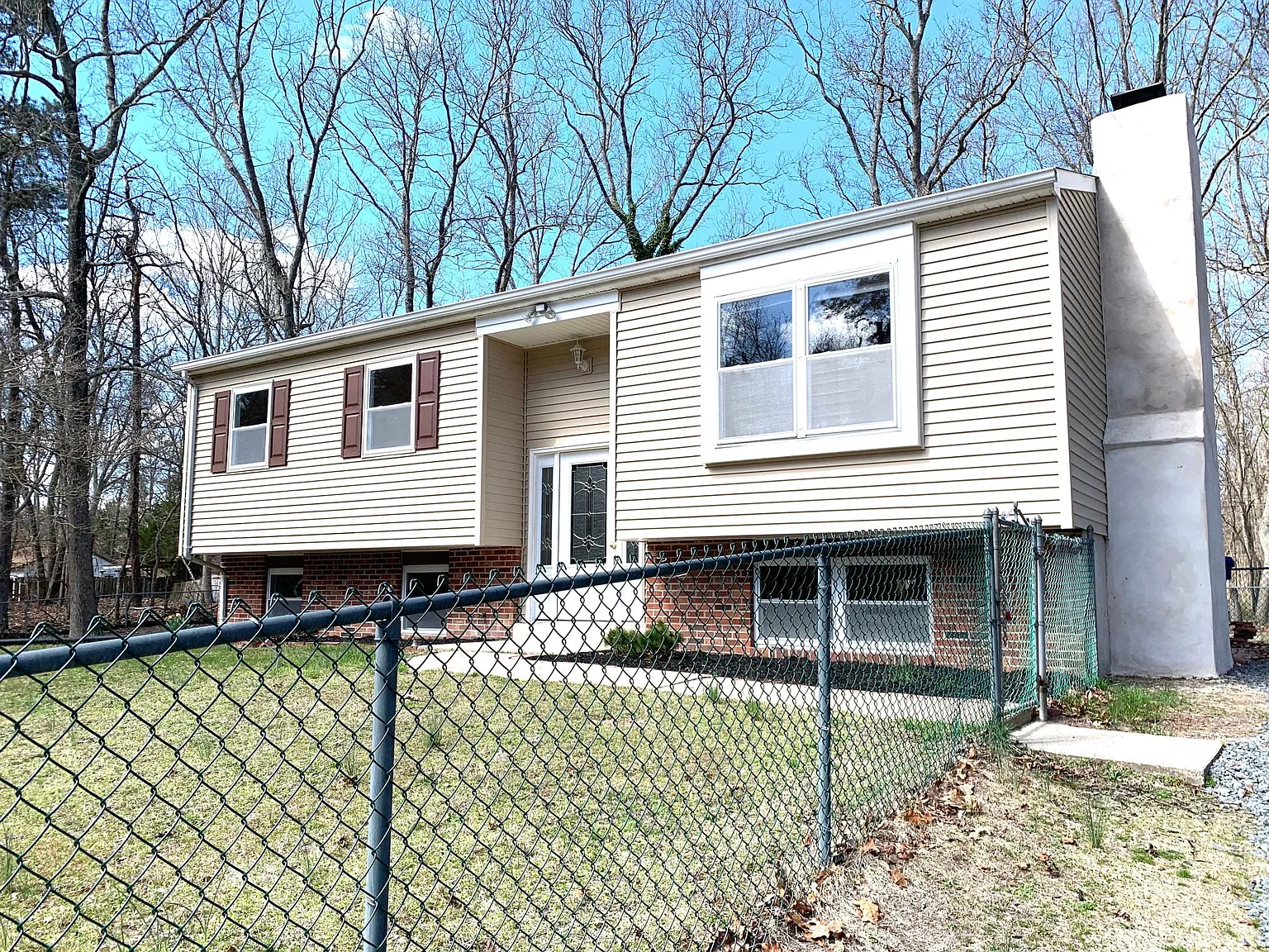3 bed, 2260 sqft, $3,500 — Photo 2
