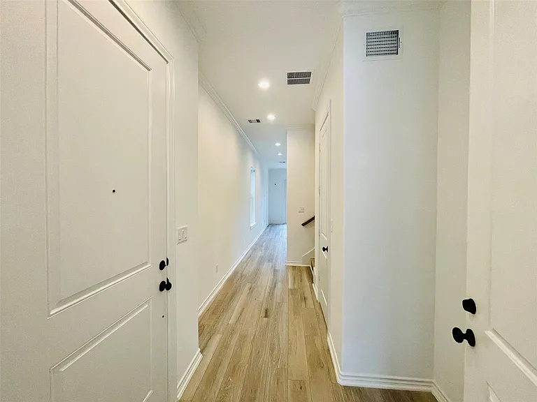 3255 Real St #B — Photo 10
