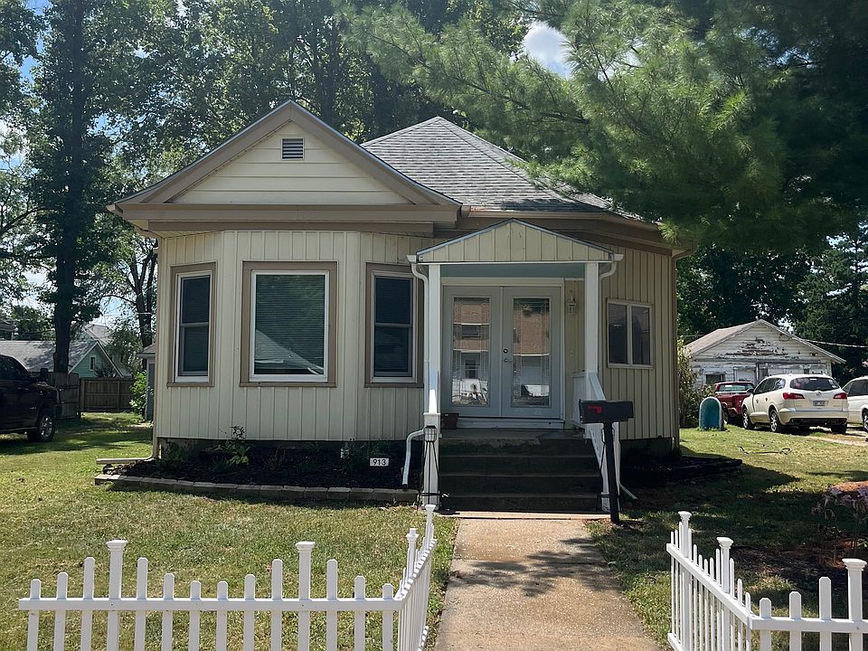 1st image of 913 NW 2nd St