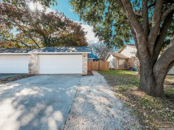 6830 MOUNTAIN SPRING ST, San Antonio, TX 78249