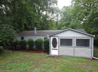 536 Old Hoover Rd, Thomasville, NC 27360