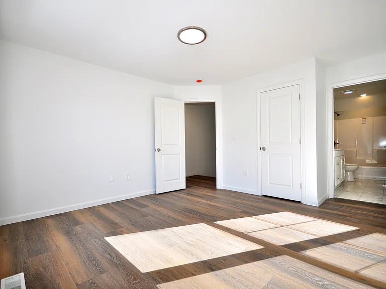 309 Main St — Photo 18