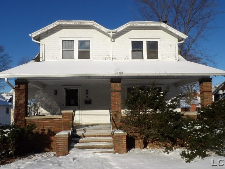 1st image of 229 Clinton St