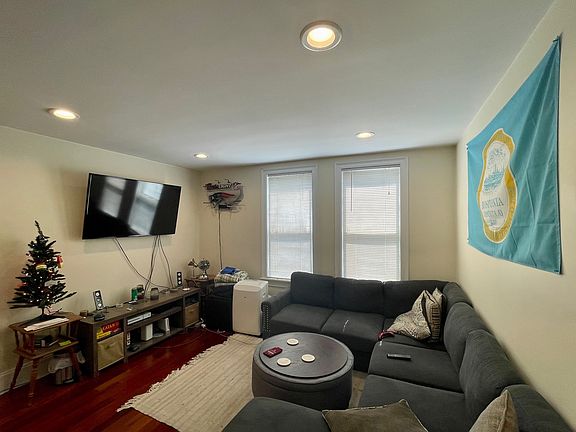 5th image of 141 L St