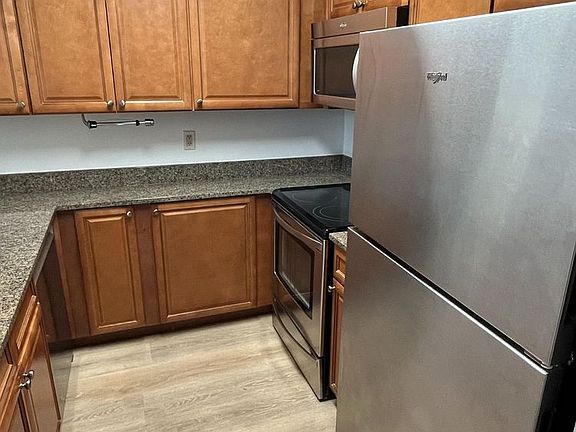 2nd image of 10101 Grosvenor Pl APT 214