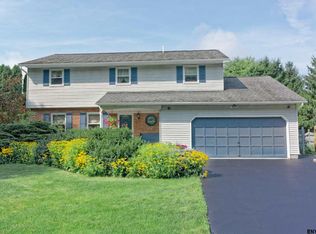 72 Longmeadow Dr, Delmar, NY 12054