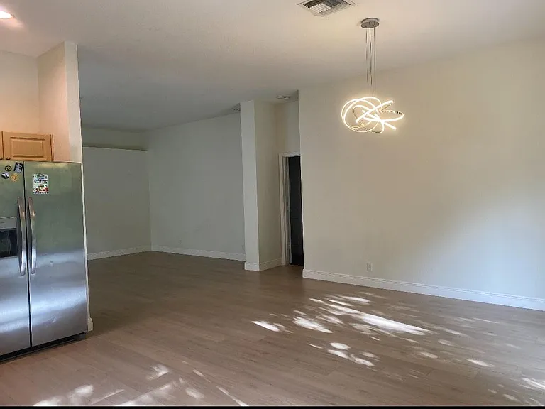 7953 NW 70th Ave — Photo 5
