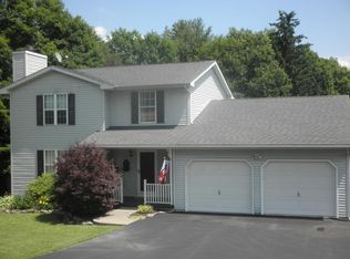 1222 Spring Run Rd, Saylorsburg, PA 18353