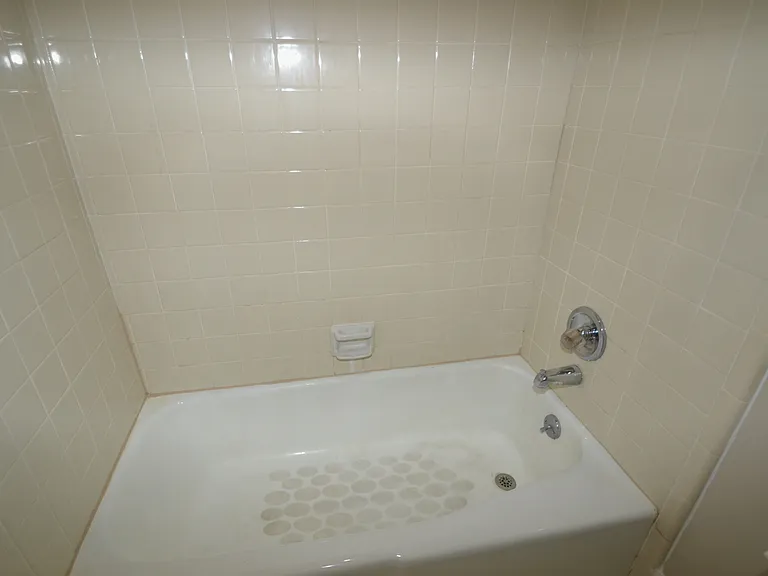 120 Hillsboro Pl — Photo 17