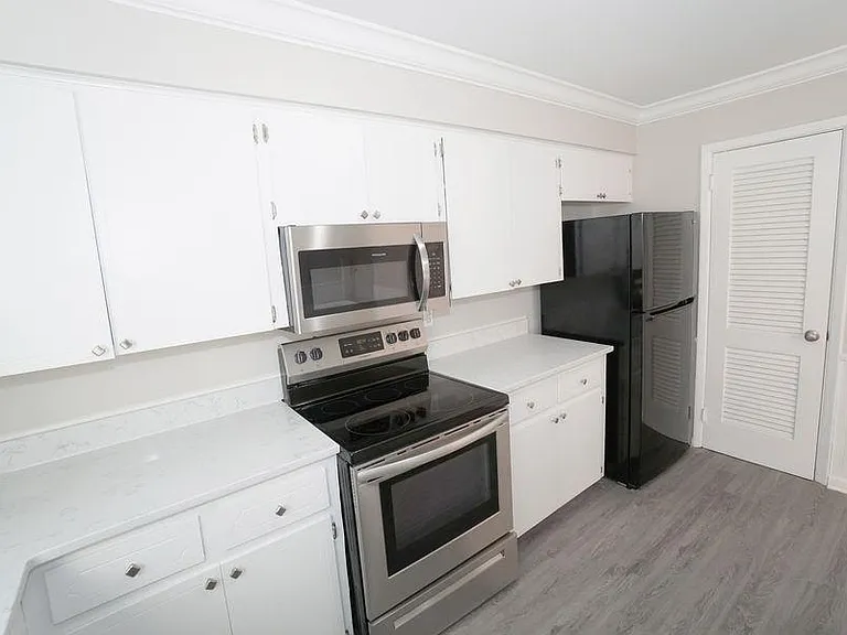 3801 Hill Rd #3 — Photo 10