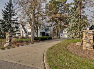 112 Golf View Dr, Spring Grove, IL 60081