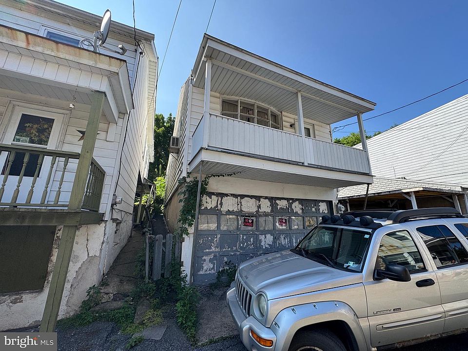 1st image of 233 Middle St