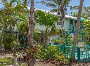 2702 Sanibel Blvd, Saint James City, FL 33956