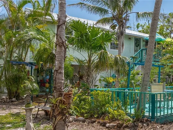 2702 Sanibel Blvd, Saint James City, FL 33956
