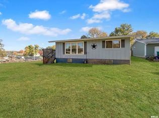 420 Garden Ln, East Peoria, IL 61611