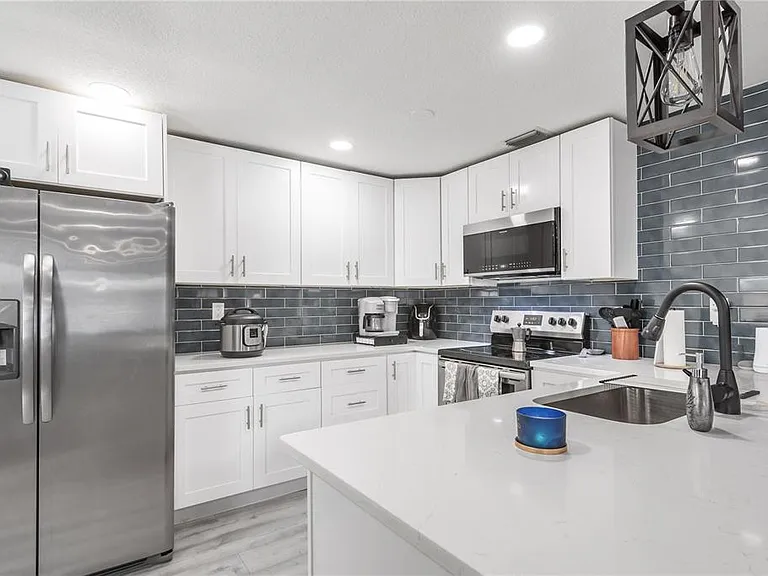806 E Hamilton Ave — Photo 15