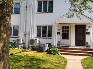 40 Victory Ct, Metuchen, NJ