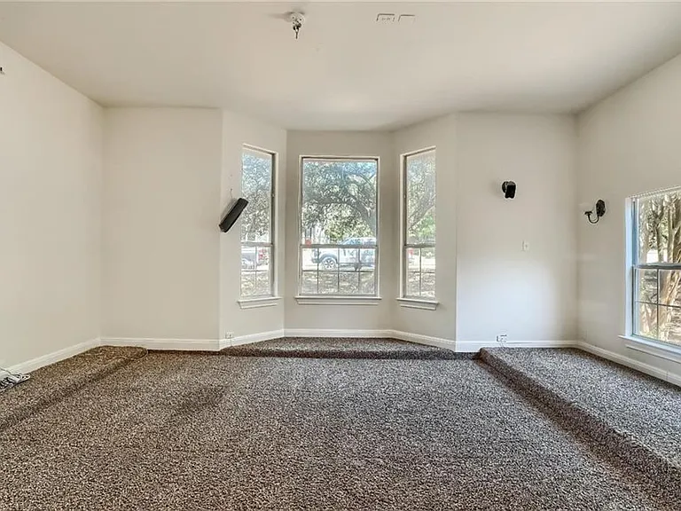 9909 Pickfair Dr — Photo 19