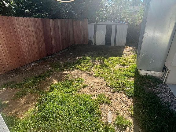 5th image of 1327 S Record Ave