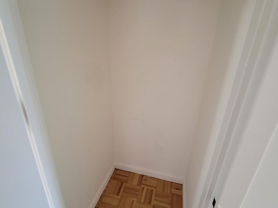1st image of 14209 Barclay Ave #2C