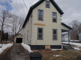 10 Rochester St, Fort Johnson, NY 12070