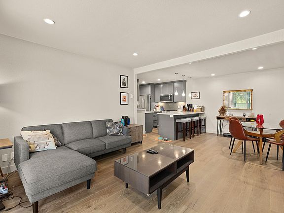 5th image of 111 Piccadilly Pl APT D