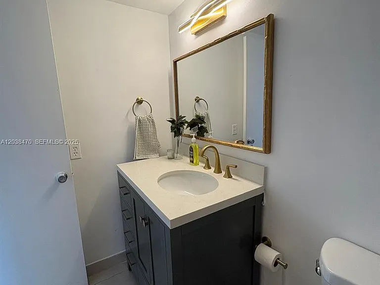 541 Blue Heron Dr #215 — Photo 23