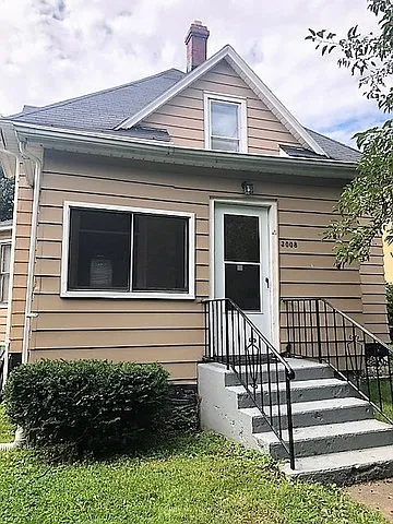 3008 Elisha Ave photo 1