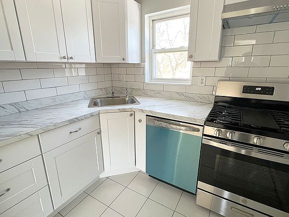 4th image of 744 Palisade Ave #2