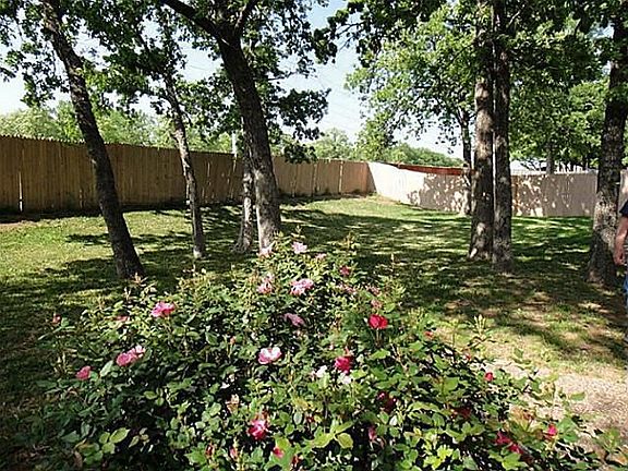 4th image of 3621 Bordeaux Ln