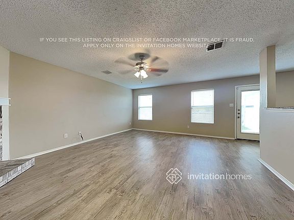 3rd image of 1542 Melrose Ln