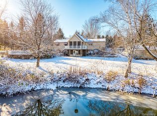 680 S Hacker Rd, Brighton, MI 48114