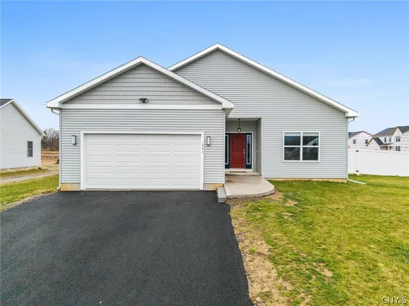 241 Bloomfield St, Baldwinsville, NY 13027