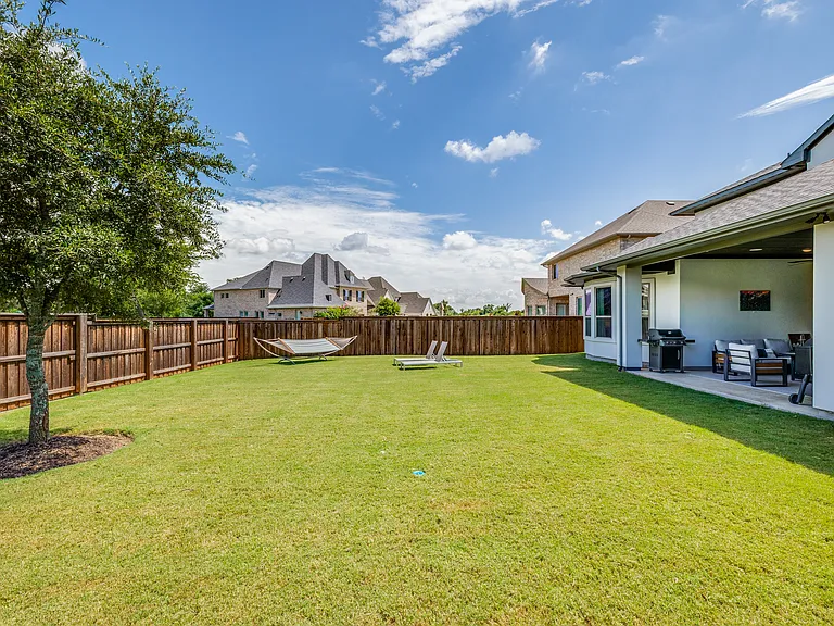 943 Marie Dr — Photo 25