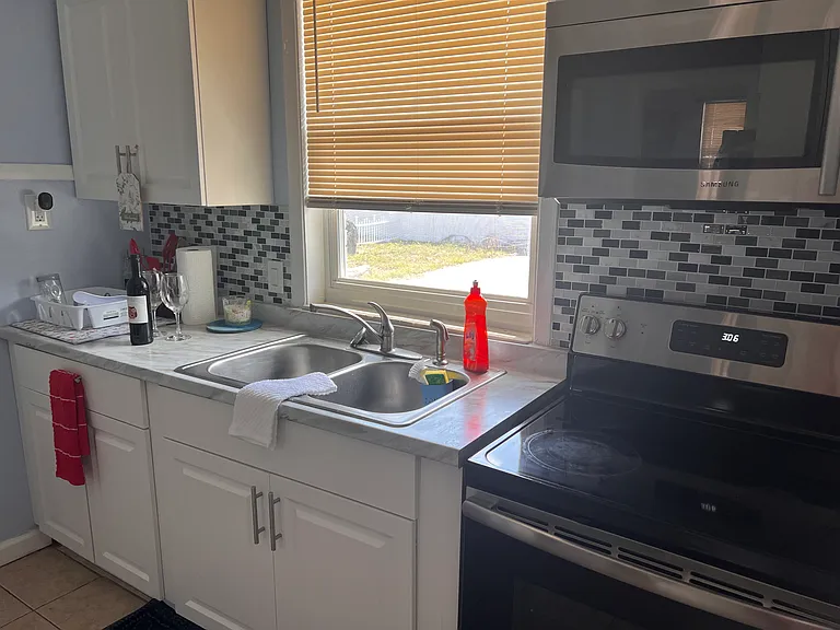 10107 N Aster Ave #B — Photo 5