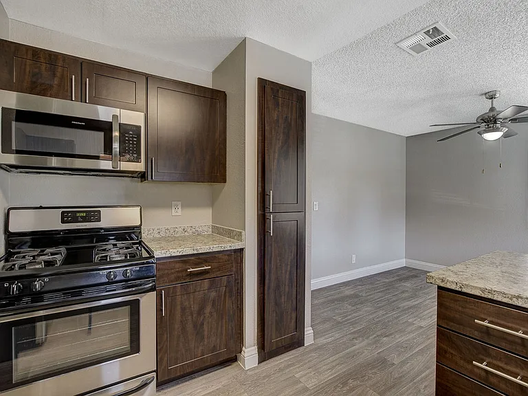 Mariposa Flats Apartments — Photo 5