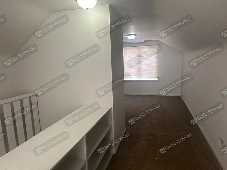 7777 Auburn St — Photo 12