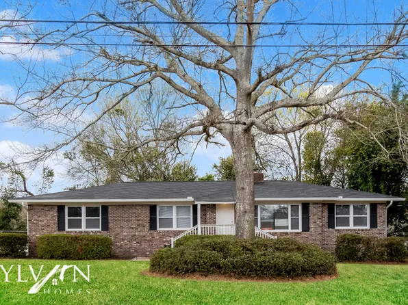 107 Dickert Dr, Lexington, SC 29073