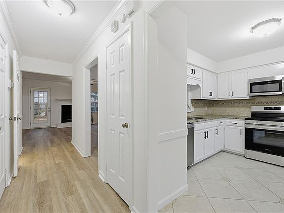 5th image of 4512 Marlwood Way