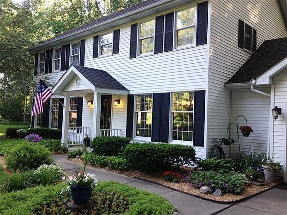 3rd image of 1639 Wildwood Ln