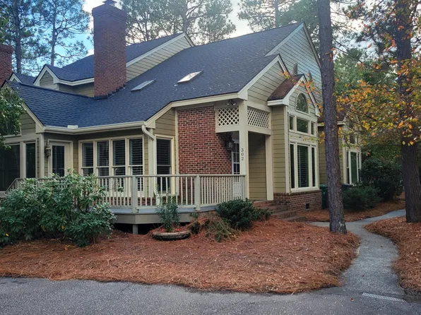 302 Hampton Ct, Pinehurst, NC 28374